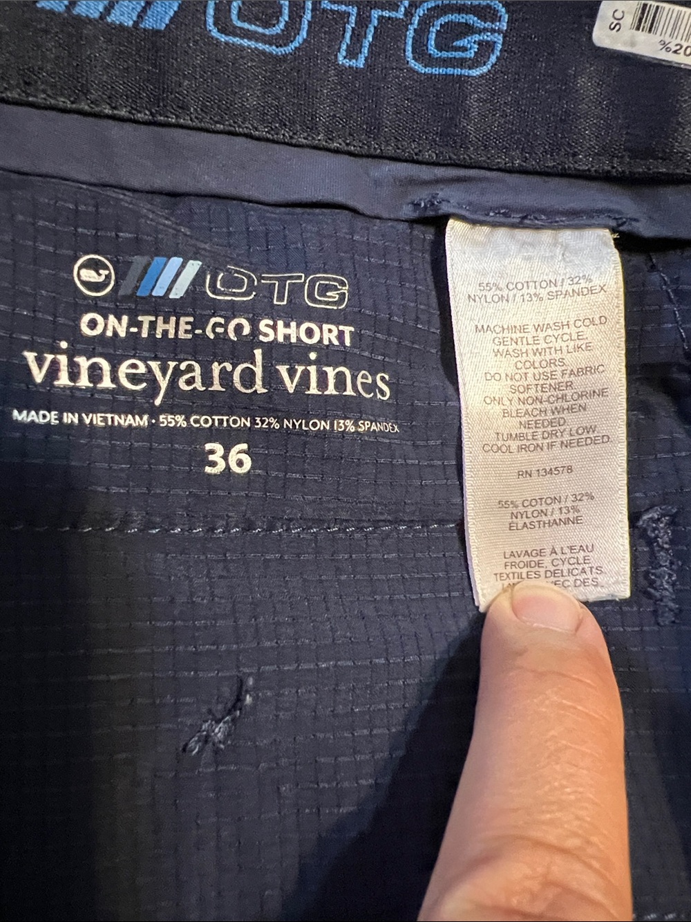Vineyard Vines On the Go Men's Navy Flat-Front Shorts - Picture 9 of 10